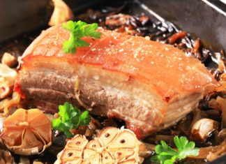 Sådan får du sprøde svær på flæskestegen