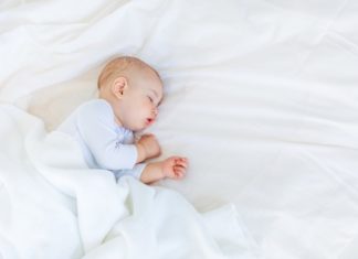 Gå sammen et par stykker og forær barn og forældre en slyngevugge