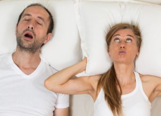 Giv din far en snorkeskinne – for husfredens skyld