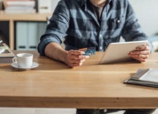 Køb årets julegaver til kæresten på Black Friday og spar mange penge