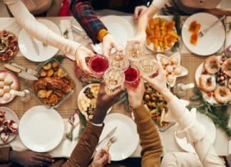 Giv dem et tilskud til en overdådig nytårsmiddag i sølvbryllupsgave