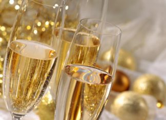 Lad din mor slappe af og nyde en nytårsaften uden madlavning