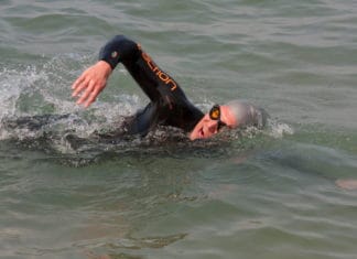 Elsker manden i dit liv vand? Så giv ham den ultimative oplevelse med en ny våddragt