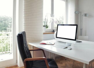 Sådan organiserer og opbevarer du nemmest ting på dit hjemmekontor