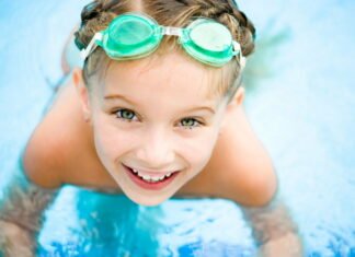 Hvilket svømmeudstyr skal dit barn bruge?