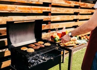 Gør grillsæsonen til en succes med det rette udstyr