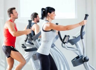 Træn dig stærkere på crosstraineren, så du kan holde længere på golfbanen