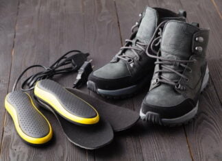 Sørg for at vådt fodtøj og våde snørrebånd har optimale betingelser for at tørre