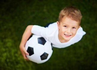 Giv din dreng en dansk landsholdstrøje i kalendergave
