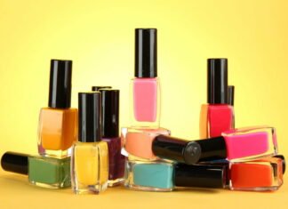 Gør din venindes fødselsdag speciel med lækre negleprodukter