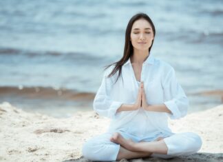 Fordele ved at dyrke yoga i et strandtelt