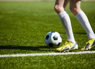 Fodboldstøvler: Fra grundlæggende nødvendighed til eliteudstyr