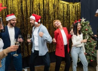 Ideer til sjove julesange til julefrokosten