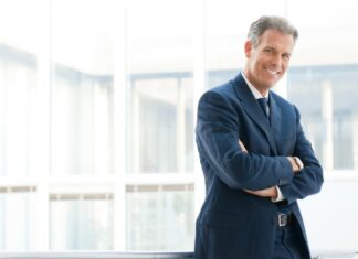 Giv forretningsmanden nyt firmatøj med logo i julegave