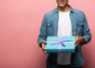 Køb tøj fra Boozt som gave til din bror