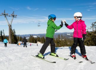 Sådan finder du gode skiluffer og skihandsker til børn