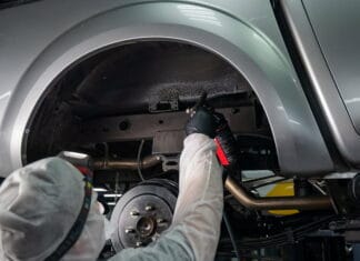 Lej en bil mens din bil får en undervognsbehandling hos Suvo