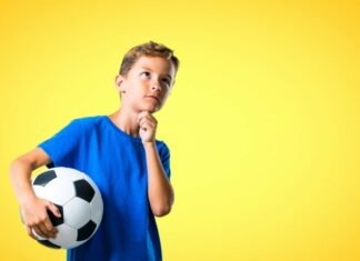 Skal du finde en gave til en Brøndby fan? Giv en fodboldtrøje med navn