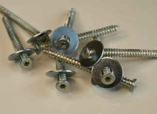 Sådan finder du betonskruer til den rigtige pris