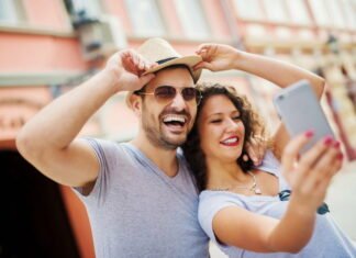 Selvom du er på miniferie med konen, så kan du stadig nemt følge dit favorithold i fodbold