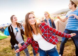 Skal du til Roskilde Festival? Så lad festen nå nye højer med en soundboks i jeres festivaltelt