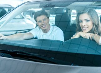 Lej en bil tæt ved lufthavnen i Malaga