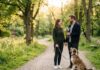 En fælles gåtur med hunden kan blive til en romantisk overraskelse