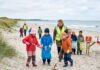 Sådan gør I strandrensning til en tryg aktivitet for børn